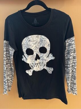 Black & White Skull Lace Like Sleeve Long-Sleeve women’s Junior Size XXL (19)